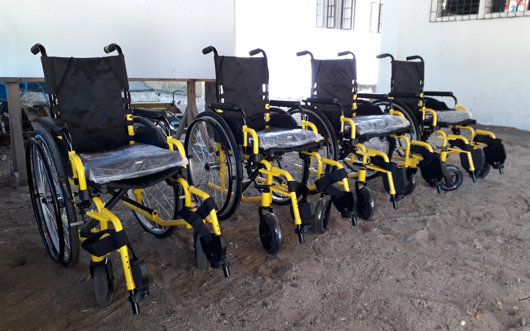 Five Magallenos in Barangay Behia receive wheelchairs